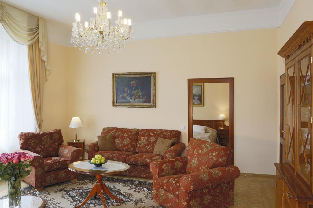 Bristol Kralovska Vila Karlovy Vary Bilik gambar