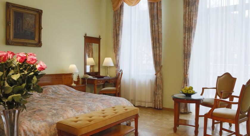 Bristol Kralovska Vila Karlovy Vary Bilik gambar