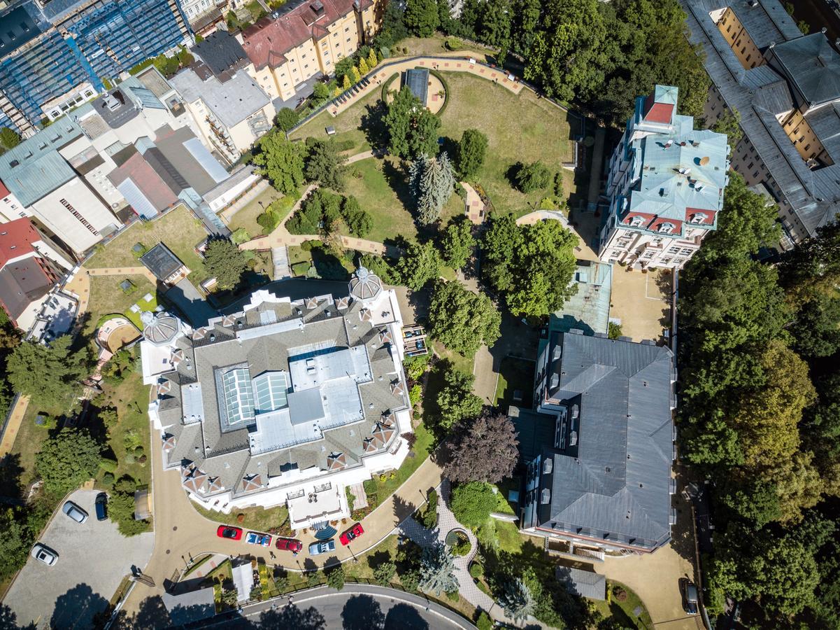 Bristol Kralovska Vila Karlovy Vary Luaran gambar